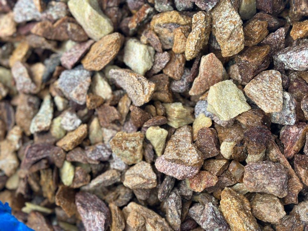 Златолит персиковый декоративная каменная крошка купить в Берёзовском