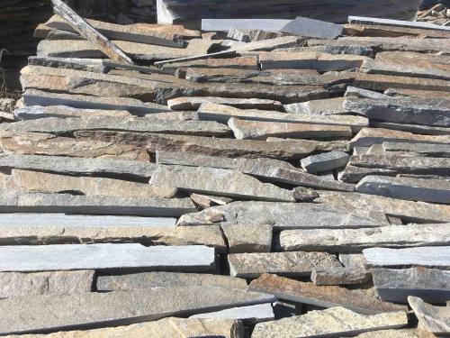 Горбушка златолит мультиколор для облицовки купить в Берёзовском