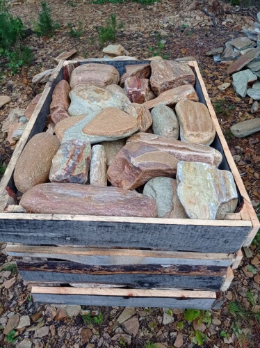 Златолит жёлтый, жёлто-зелёный глыбки и валуны для ланшафтного дизайна купить в Берёзовском