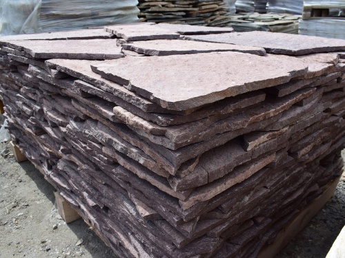 Плитняк лемезит бордовый для облицовки цоколя 20-25 мм  купить в Берёзовском