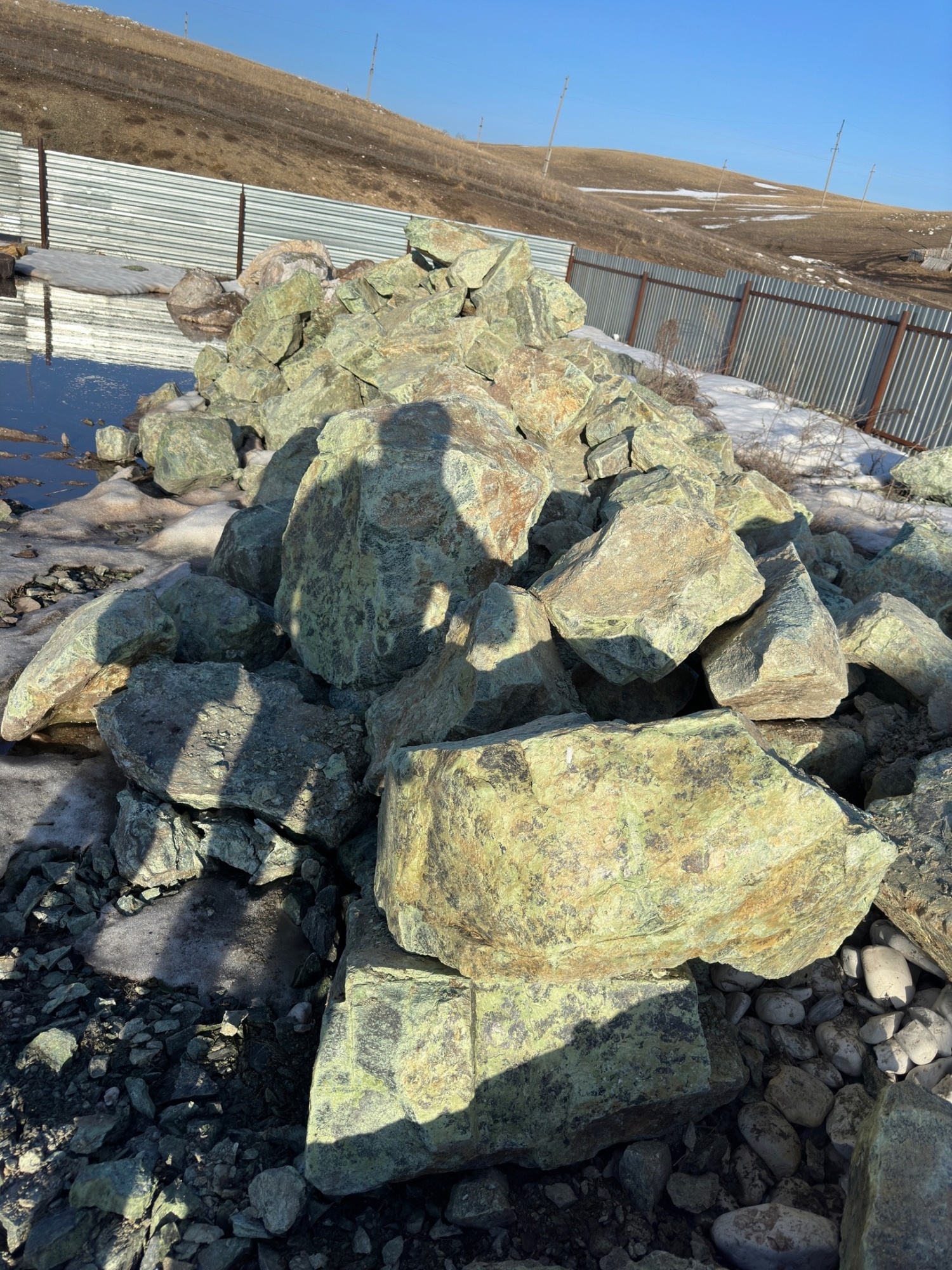 Камни для ландшафтного дизайна зелёные 10-60 килограмм купить в Берёзовском