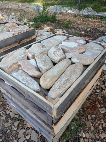 Златолит жёлтый, жёлто-зелёный глыбки и валуны для ланшафтного дизайна купить в Берёзовском