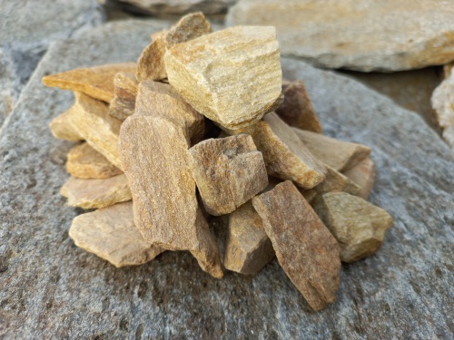 Златолит жёлтый декоративная каменная крошка купить в Берёзовском