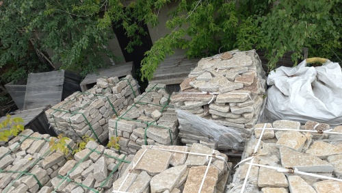 Гранитный плитняк галтованный для парковки купить в Берёзовском