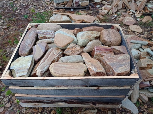 Златолит жёлтый, жёлто-зелёный глыбки и валуны для ланшафтного дизайна купить в Берёзовском