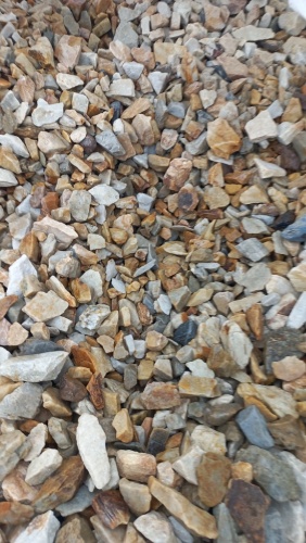 разноцветный щебень кварц