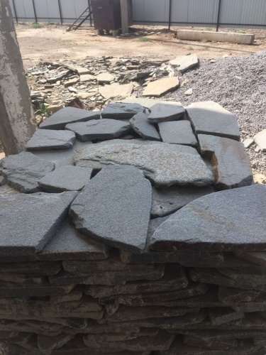 Златолит серебристый галтованный для лестниц купить в Берёзовском